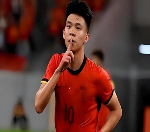 昔日和王钰栋齐名并称国少双星如今却沦落中甲碌碌无为5轮0进球