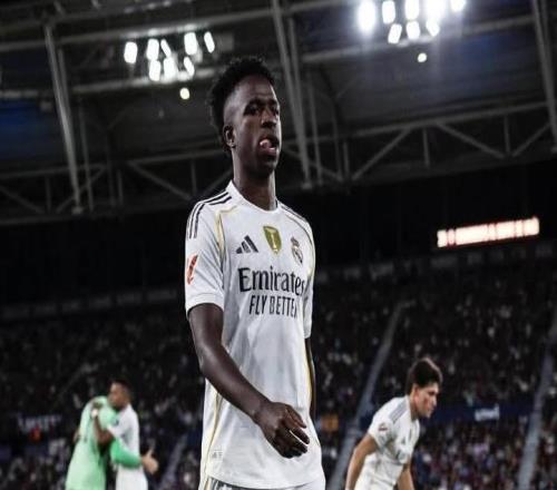 跟队：维尼修斯代表要求绩效奖金和续约奖金，皇马无妥协意愿