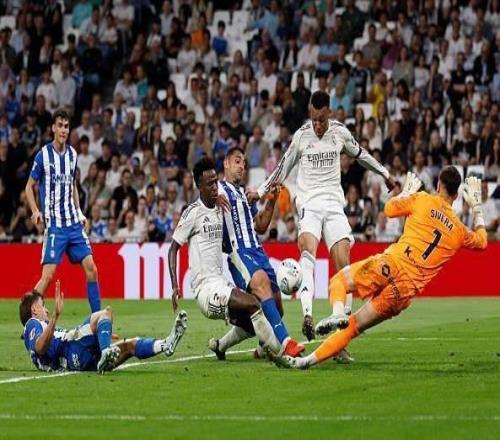 皇马躺“平”已不想争冠阿韦洛亚还在继续抨击裁判