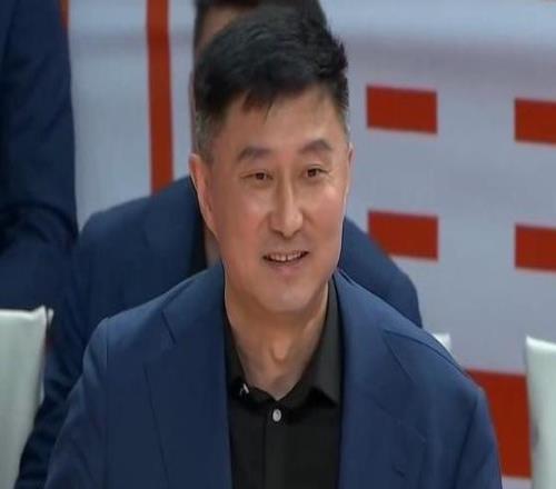 杜锋：拉科塞维奇首秀整体表现不错，但防守和分享球还需要磨合