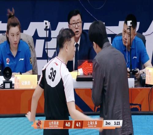 毫无斗志！惨遭3杀，残阵上海全场压制，邱彪：如此表现赢辽宁