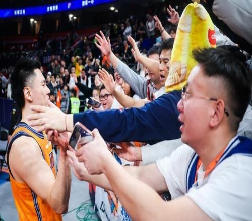 上次是姚明时代！23连胜收官CBA常规赛，上海久事男篮剑指总冠军