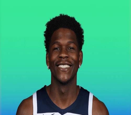 爱德华兹膝盖好转，森林狼松了口气