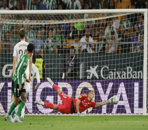 3次扑救+1次最后一人抢断，卢宁当选贝蒂斯vs皇马全场最佳