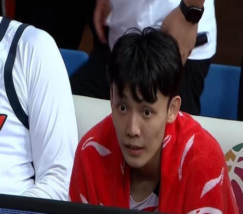 完爆王少杰+碾压焦泊乔！广东新中锋打成大腿，保底能进总决赛