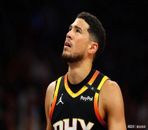 太阳季后赛惨遭横扫！活塞引进布克的交易大门正式敞开