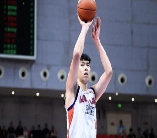 证明自己，徐昕全场8投5中拿到13分10板3助2帽