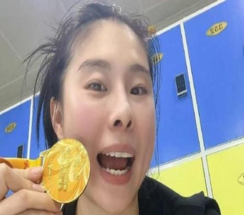 四川队载誉而归！王思雨疑似未回自贡，夺冠后立马入女篮集训