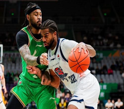 关键战屡成软肋，山东男篮应果断清除克里斯