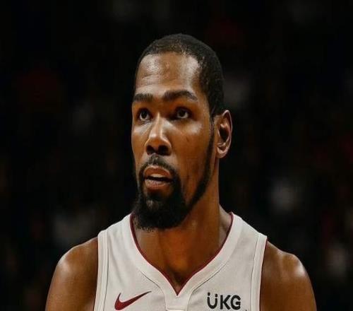 乌度卡表态引猜想，杜兰特要被交易下家2选1，詹姆斯旧主成热门