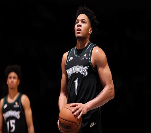 上半场缩手缩脚，森林狼后场新星到了下半场却高效拿下了15分