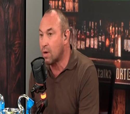 评论员：曼联会因为别无选择而转正卡里克，但我对此并不信服