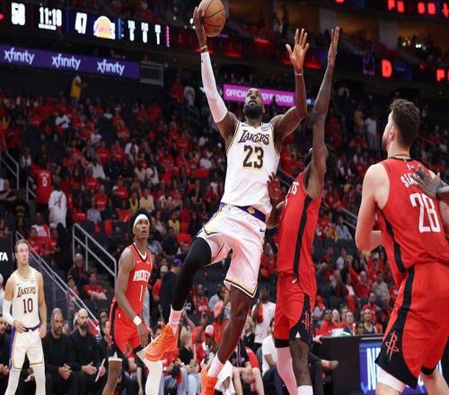 詹姆斯在湖人队G4打火箭队的表现糟糕后：自己的失误令人无法接受