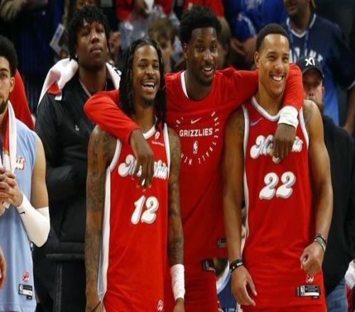 灰熊老铁来啦！莫兰特与小贾伦现身魔术主场，力挺前队友贝恩