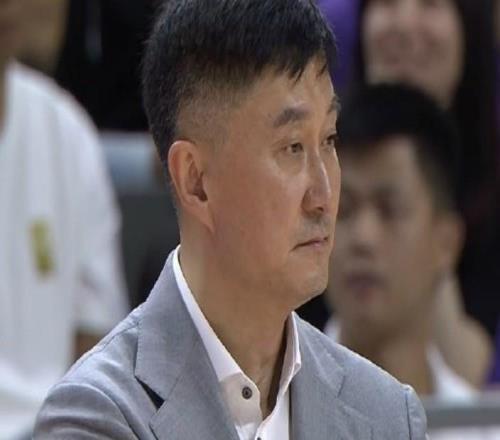 杜锋：一味地外线投篮打得太简单，季后赛不是这样打球的