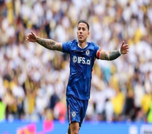 恩佐穿白衣现身马德里！刚示爱皇马被停赛，转头就去马德里潇洒了