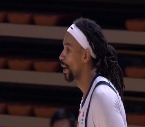 萨林杰辟谣找到下家：我正和广东男篮打季后赛努力争夺总冠军