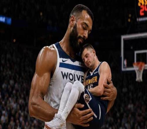 并列历史第一！约基奇季后赛+常规赛221次三双欲重演13翻盘奇迹