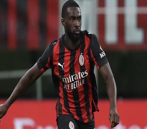 斯基拉：英格兰队派球探考察米兰中卫托莫里的表现