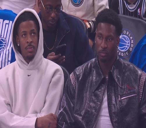 昔日灰熊三少，莫兰特与小贾伦现场观赛魔术为贝恩加油