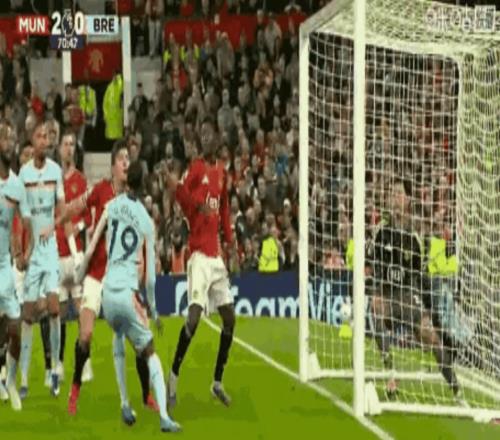 21！英超焦点战，曼联力克小蜜蜂，4轮领先11分，欧冠资格稳了