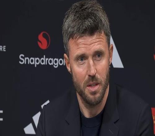 卡里克：换下阿马德是战术调整我不是痴迷数字阵型的人