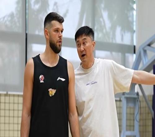 广东vs广州季后赛G1前瞻：杜锋完整阵容迎主场首秀徐昕欲反戈旧主