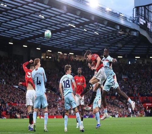 曼联21布伦特福德卡塞米罗破门