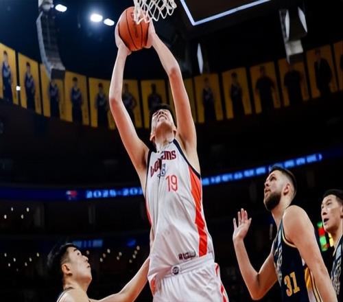 徐昕轻伤不下火线，强硬两双手刃旧主，球迷倒戈杜指导背影落寞