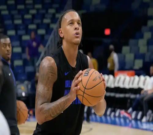 半场小瓦17分班凯罗8中2魔术5452活塞黑八在眼前坎宁安16分