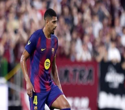 世体：阿劳霍不认为自己能被转会，他只想留在巴萨找回状态