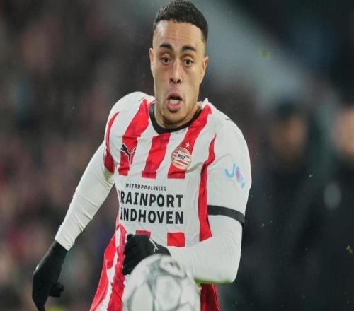 德斯特：回到巴萨对我来说仍是梦想，我挺适合弗里克的体系