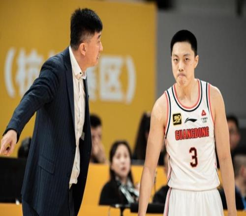 广东17分惨败夜揪出三大罪人！别急着喊杜锋下课：他才是罪魁祸首