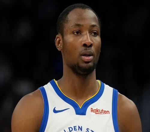 库明加拉胯！老鹰97126尼克斯，约翰逊18+10+6，丹尼尔斯17+2+5