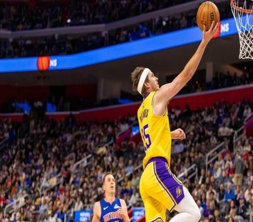 好消息，湖人队球星里夫斯有望在对阵火箭队的第五场比赛中复出