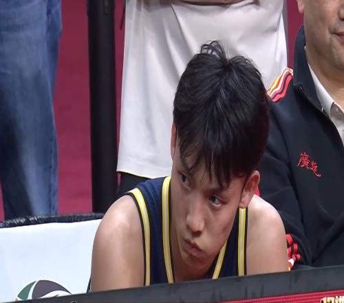 没斗志球迷也倒戈！徐杰喊话全队，5坏消息让广东没了翻盘的底气
