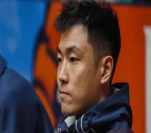 山东没高诗岩真不行！进攻散沙，防守没人限制赵继伟，但难复出！