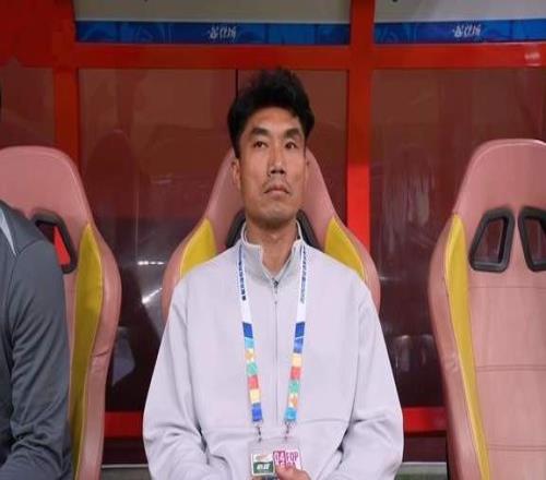 郑智变平局大师，韩鹏别用1将踢后卫泰山拒连败态度比战术重要