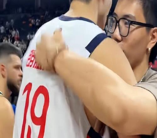 广东男篮今日最新动态！老板亲自到场激励球员，徐杰深夜发声，焦泊乔缺席原因曝光