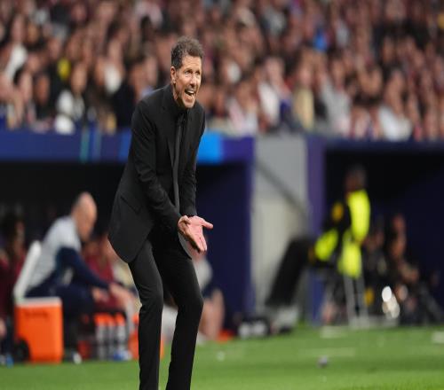 西蒙尼场边施压VAR：裁判"崩溃"了吗