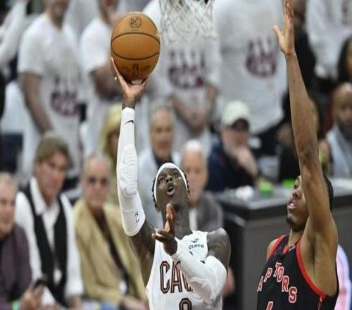 大逆转！骑士18记三分夺赛点：哈登23分9板拒拉胯，奇兵轰19分