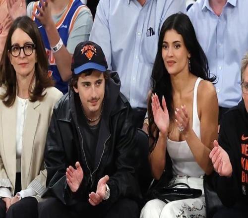 尼克斯吊打老鹰！场边大咖云集，连名嘴都看傻眼了