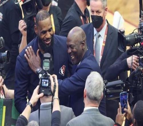 詹姆斯谈与乔丹GOAT争论：我们的比赛方式完全不同