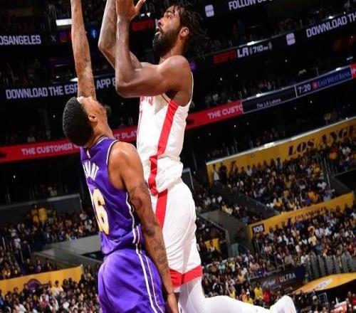 申京14+9+8，阿门暴露短板小贾4记三分，杜兰特缺阵火箭再胜湖人