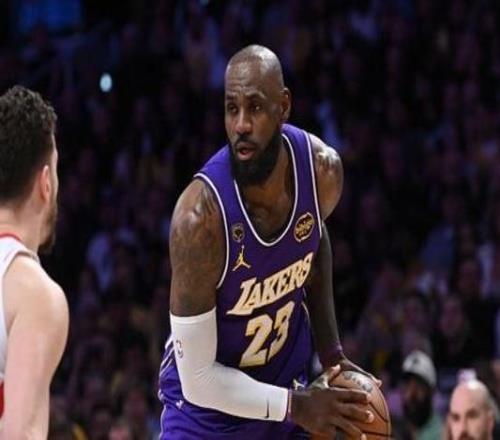 连续两场错失赛点詹姆斯：我们没有太多时间去纠结这件事