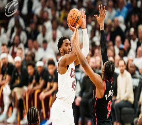 32！骑士赢下天王山，哈登23分迎里程碑，施罗德奇兵米切尔19分