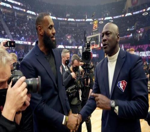 詹姆斯谈GOAT之争：我和乔丹都伟大不必踩一捧一