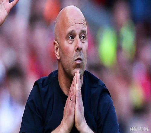 利物浦战曼联迎来伤病大危机！13人可能缺席，主力中轴线近乎瘫痪