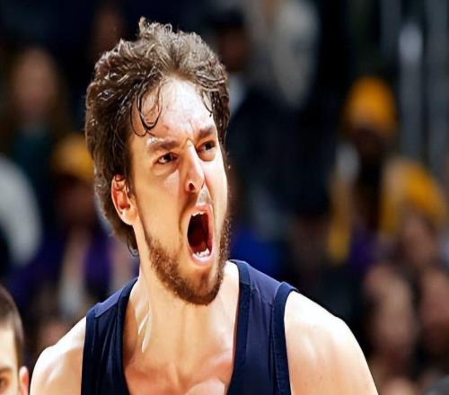 球衣退役仪式上的未赴之约，科比与加索尔：两座总冠军见证兄弟情