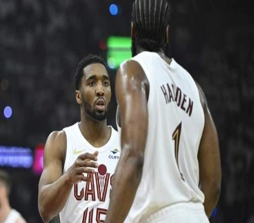 拉锯战！骑士落后12分一度反超：内线又被打爆，哈登19分3助